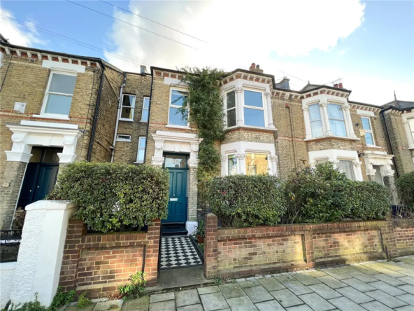 London Garden Flat Winterwell Road SW2 with Private Garden