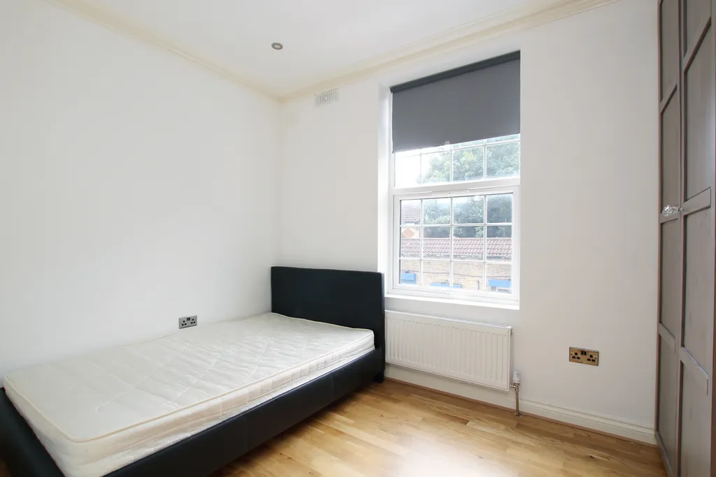 Whitechapel flat for rent London