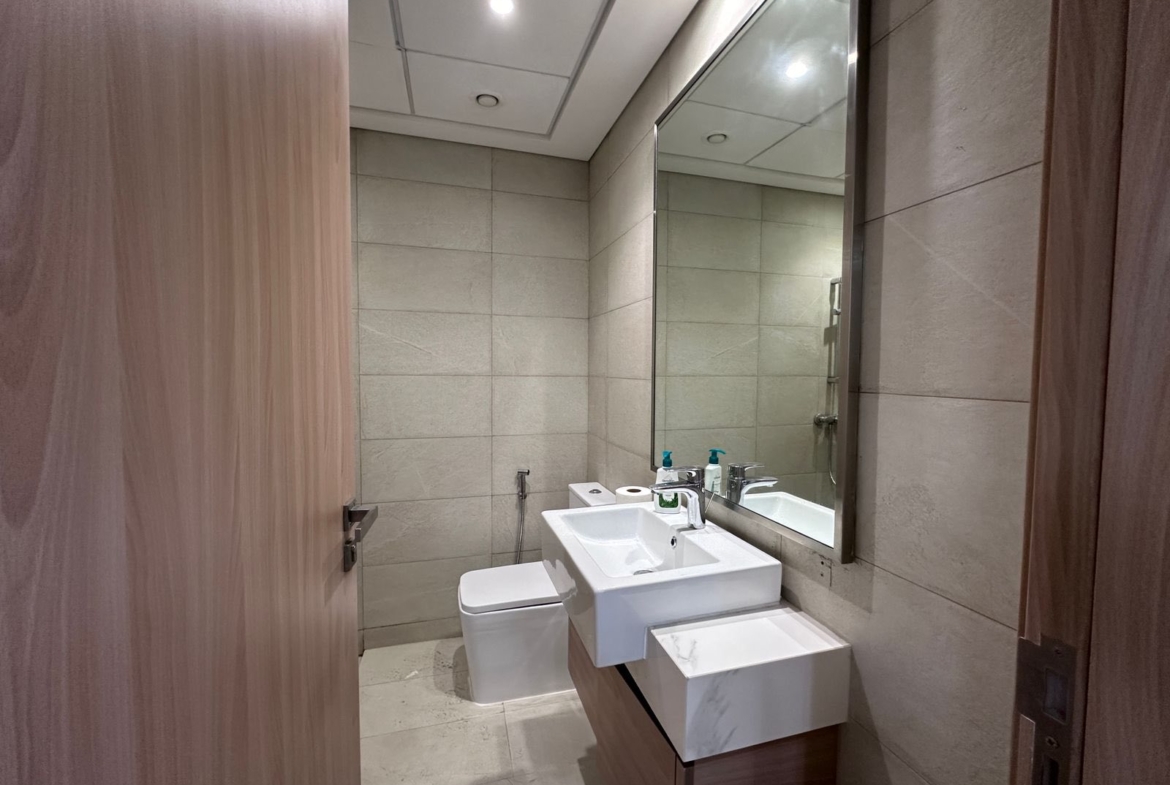 Luxury 1-Bedroom Apartment for Rent in Azizi Riviera, Dubai