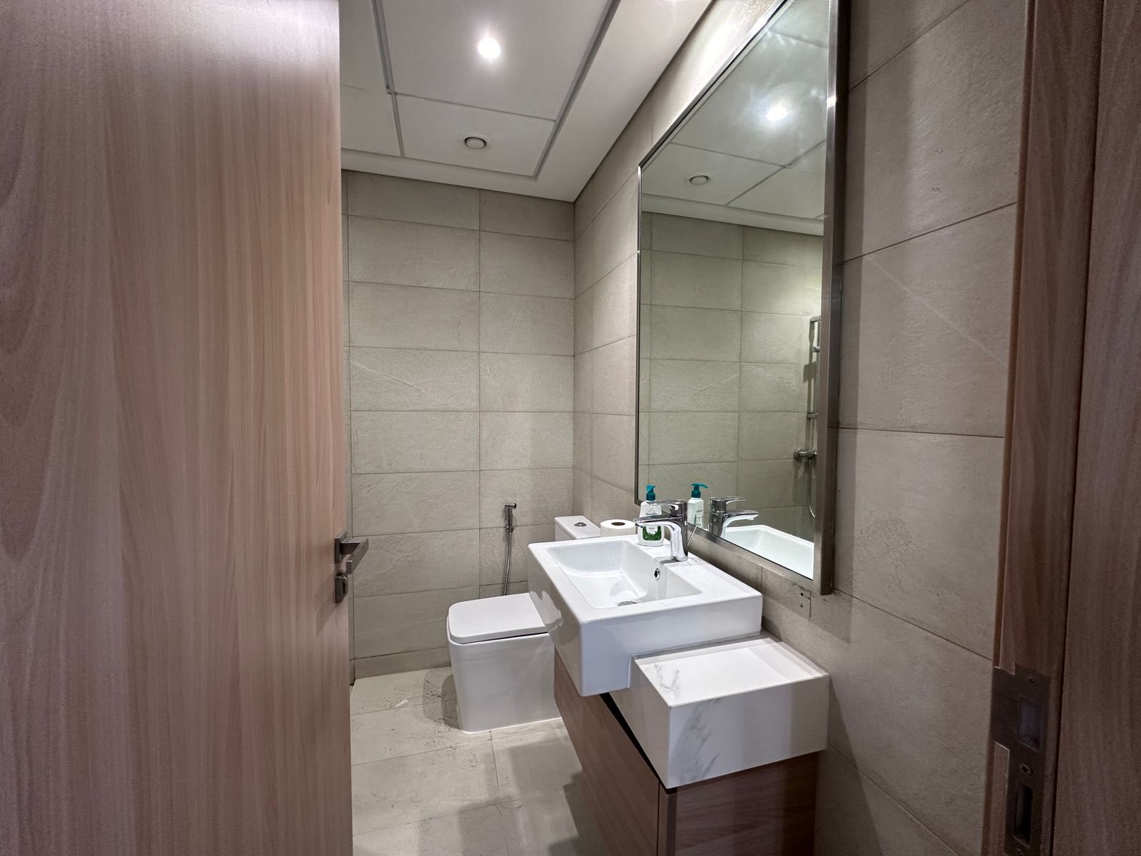 Luxury 1-Bedroom Apartment for Rent in Azizi Riviera, Dubai