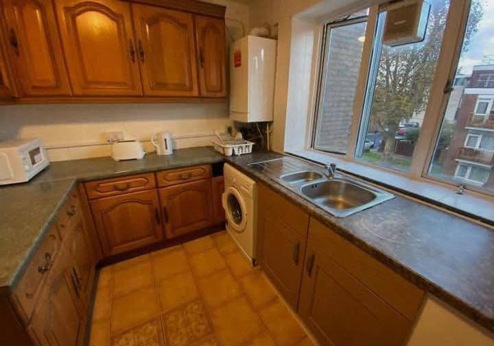 Cheap 2-Bedroom Flat for Rent in Luton