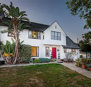 Charming 4-bedroom La Canada home with mountain and city views