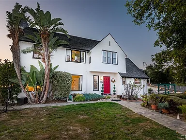 Charming 4-bedroom La Canada home with mountain and city views