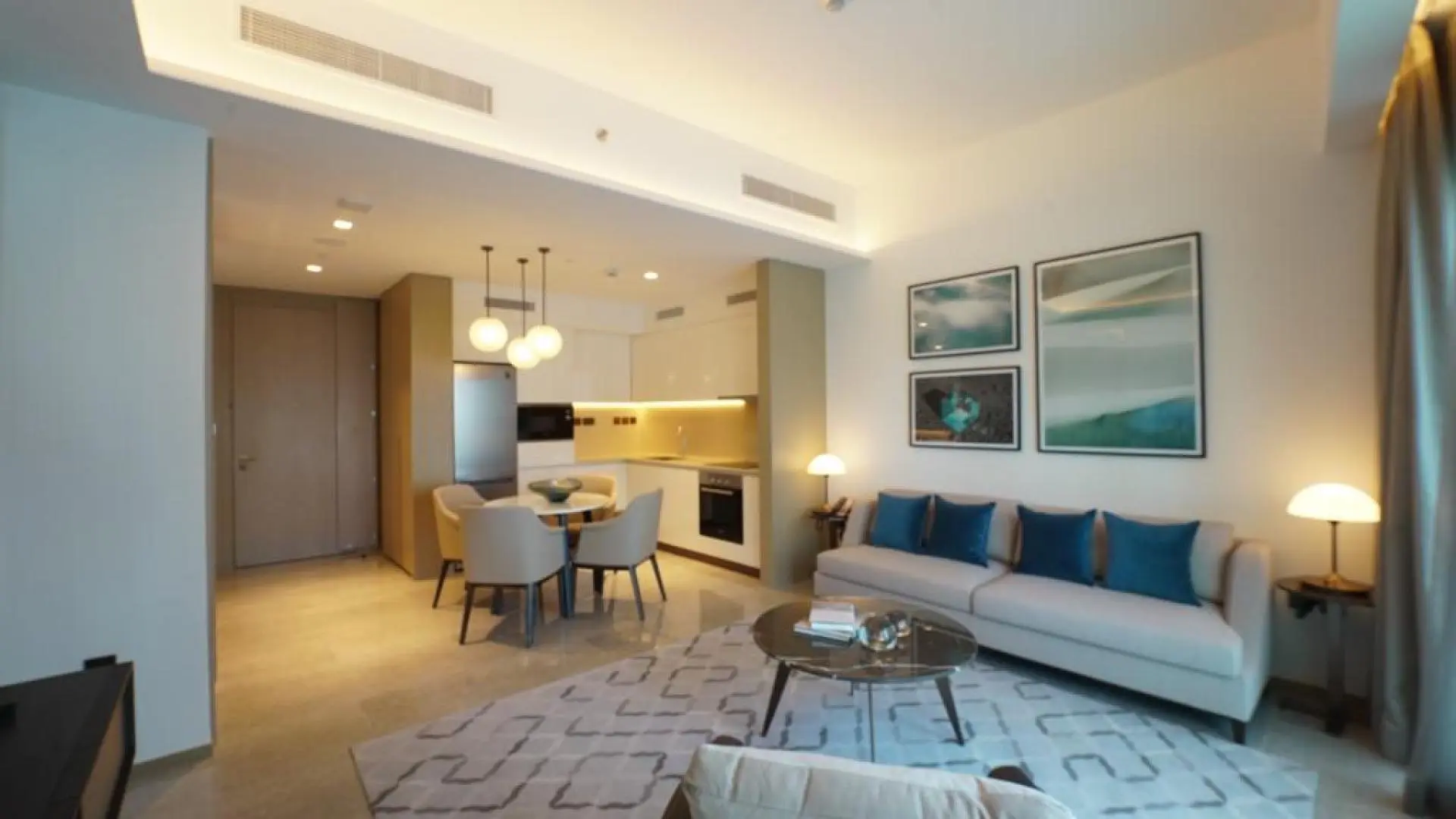 Double Room to Rent in London for Professionals