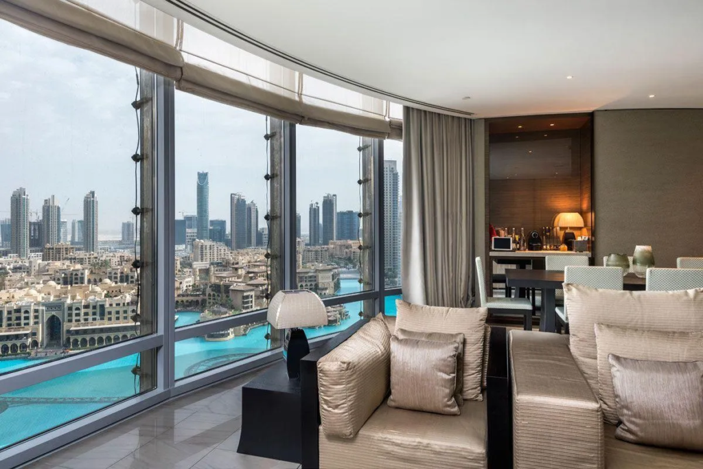 Top Pros & Cons of Living in Burj Khalifa, Dubai
