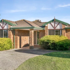 Beautiful 3-Bedroom Taylors Lakes House for Rent – $480/week