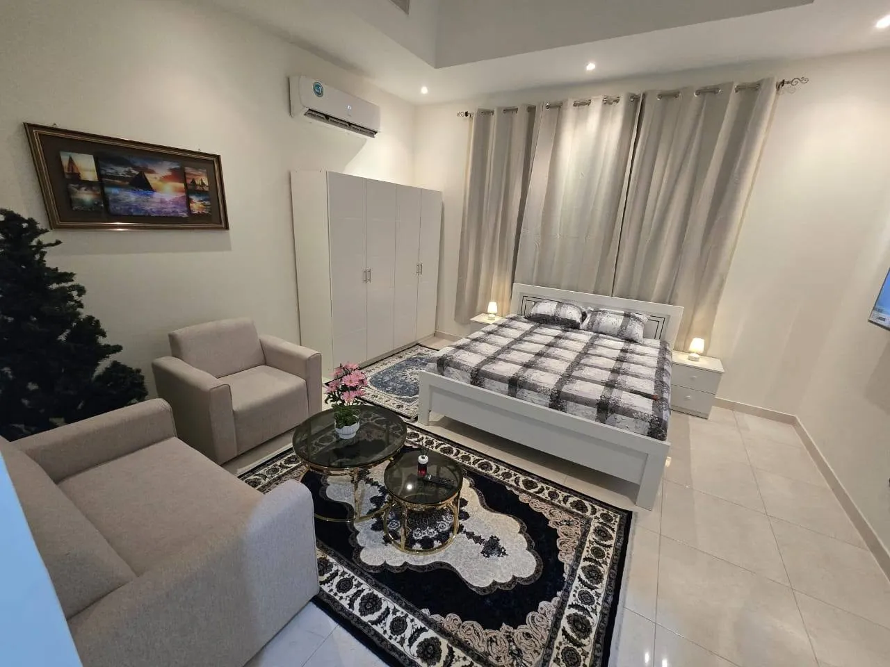Cheap Room for Rent in Burj Khalifa