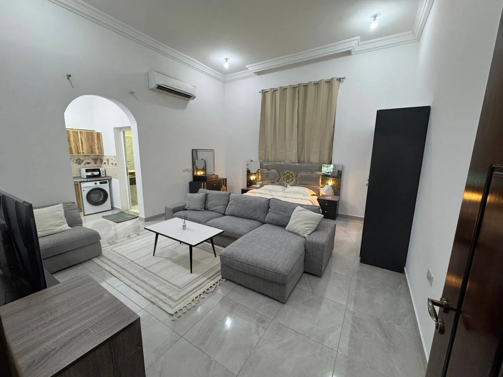 Cheap Room for Rent in Burj Khalifa