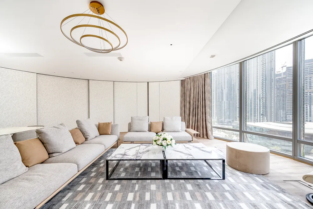 Luxury 2-Bed Armani Residence Apartment in Burj Khalifa Dubai