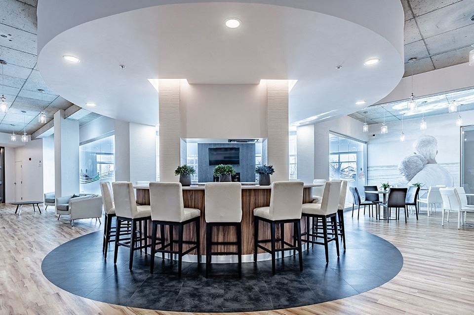 Modern luxury Pointe Claire apartments for rent in Montreal with balcony and city views