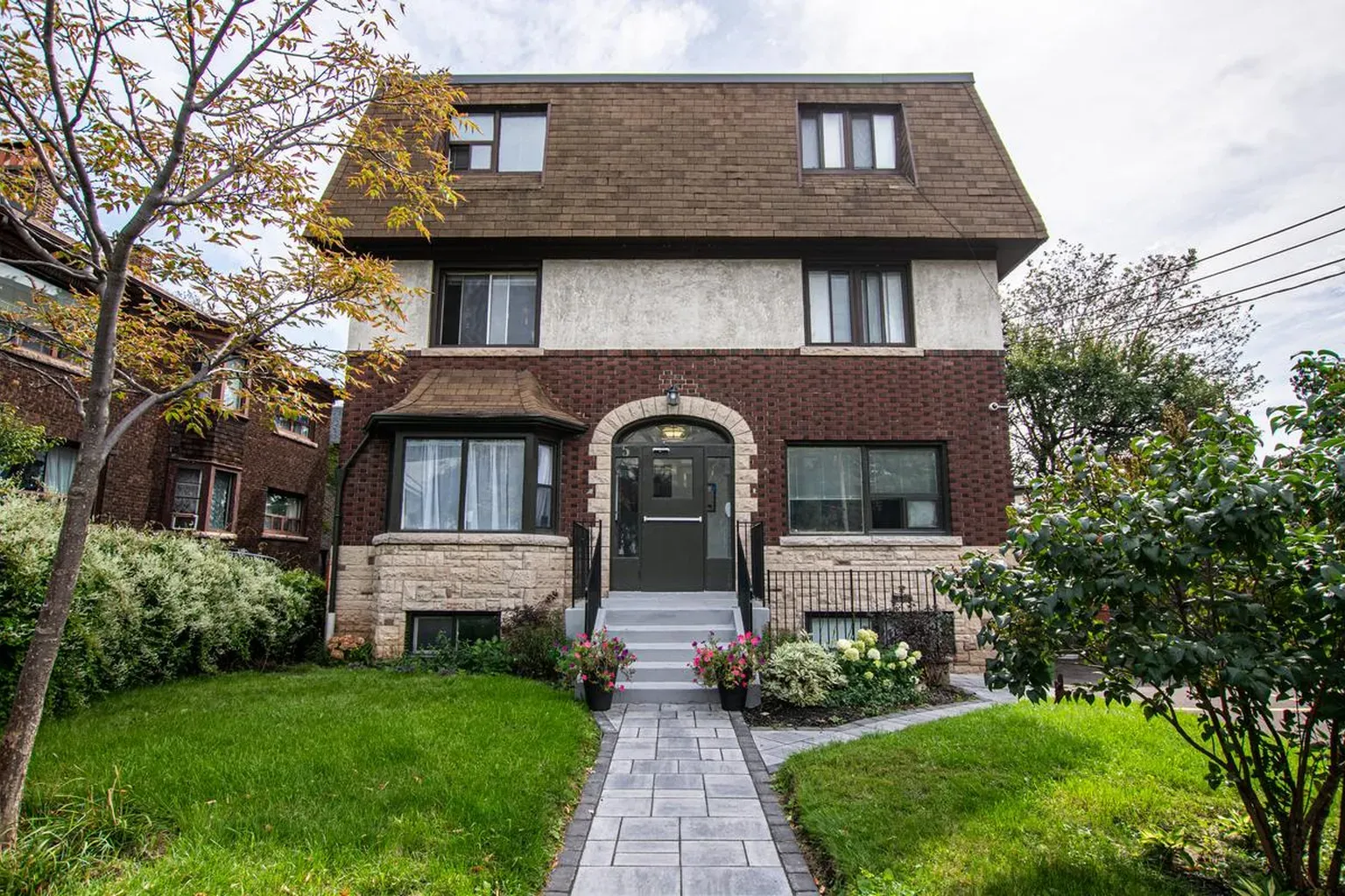 Apartment with Lake Ontario views Toronto Canada