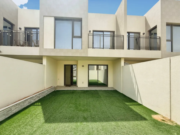 3 Bedrooms Townhouse Dubai South – Pool View