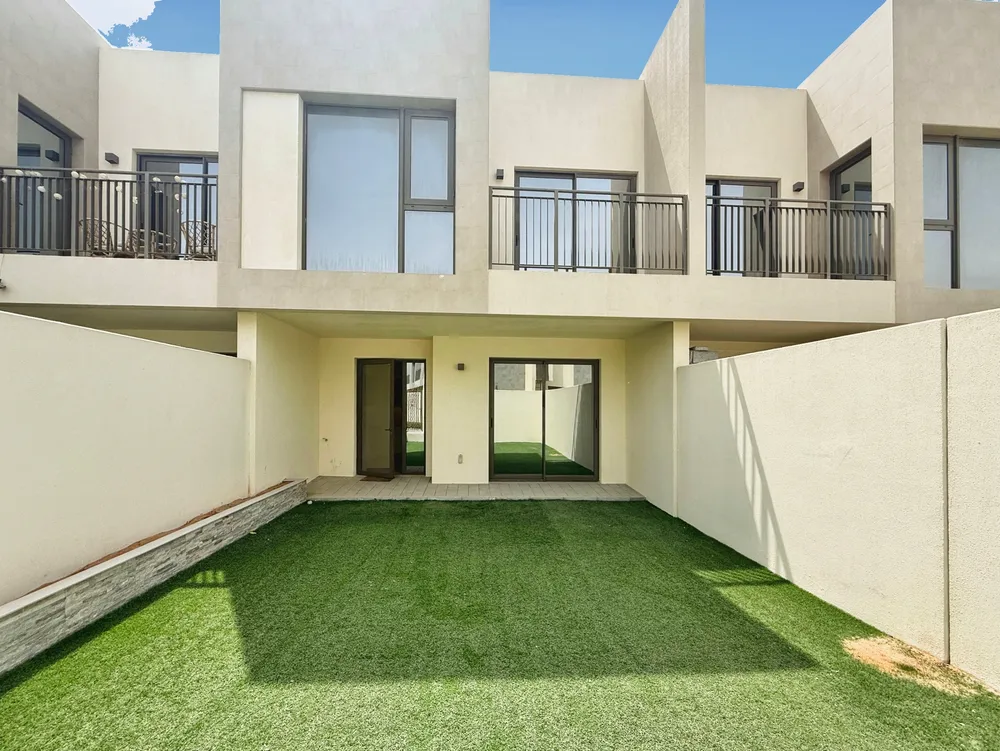 3 Bedrooms Townhouse Dubai South – Pool View
