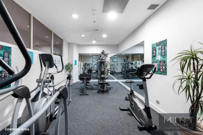 Modern Sydney Apartment in CBD Oaks Trafalgar