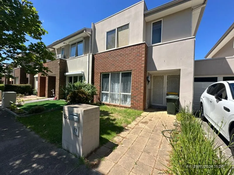 Taylors Lakes townhouse for rent – modern 3-bedroom home