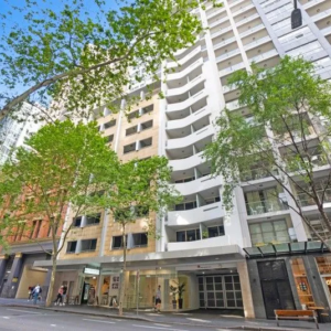 Modern Sydney Apartment in CBD Oaks Trafalgar