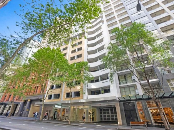 Modern Sydney Apartment in CBD Oaks Trafalgar