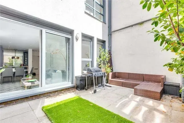 1 Bedroom Flats for Sale in Westminster – London