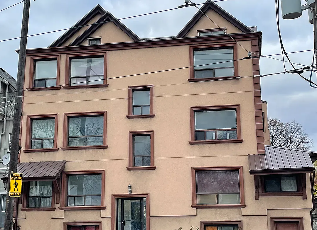 Studio Apartment Toronto with Lake Ontario View