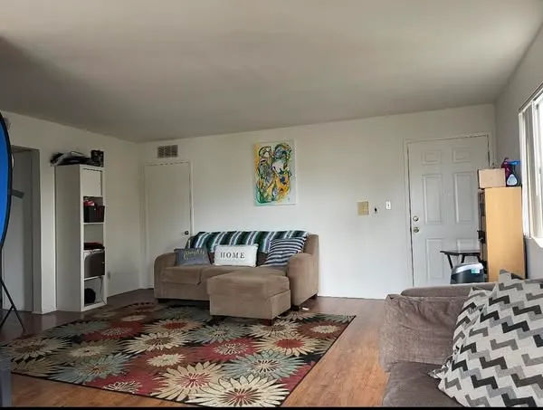 Apartments for Rent in Los Angeles – 9255 Doheny Road