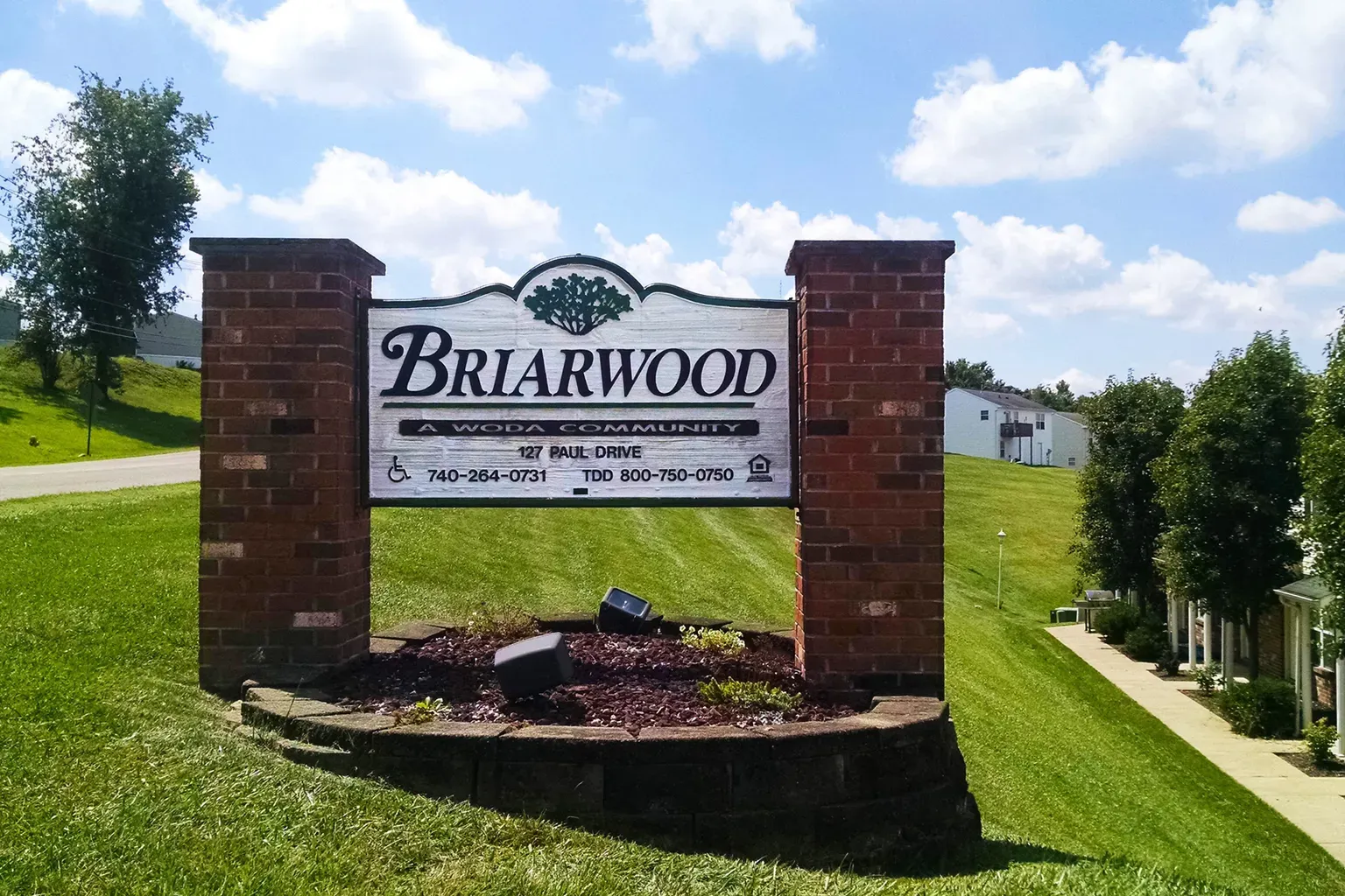 Spacious living room at Briarwood Place Apartments in Wintersville