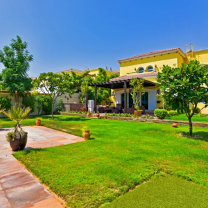 Jumeirah Park 4BR Villa for Rent in Dubai with Private Pool