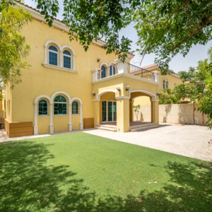 Legacy Villa for rent in Jumeirah Park Dubai with private garden and spacious interiors