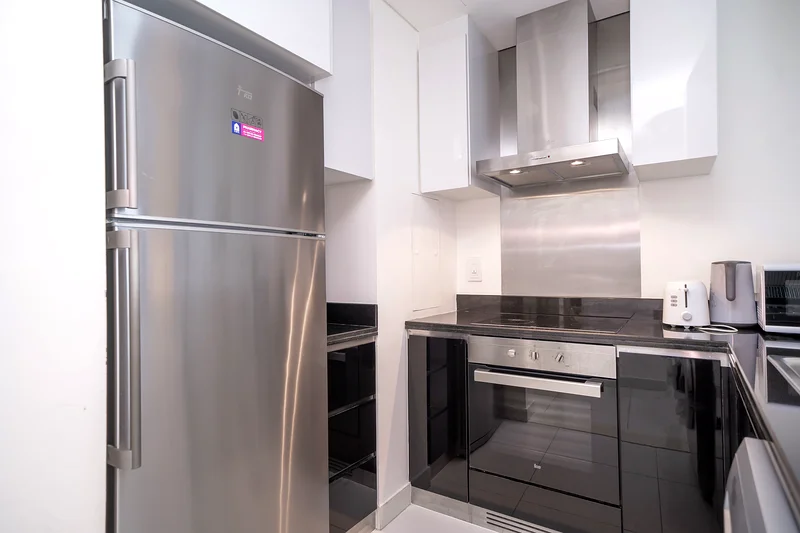 Luxury 1-bedroom apartment in Damac Heights Dubai with sea view