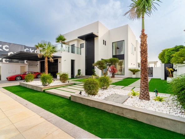 Palm Jumeirah villas for sale