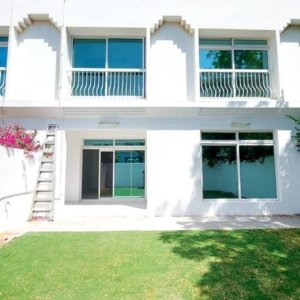 Villas for Rent in Umm Suqeim 
