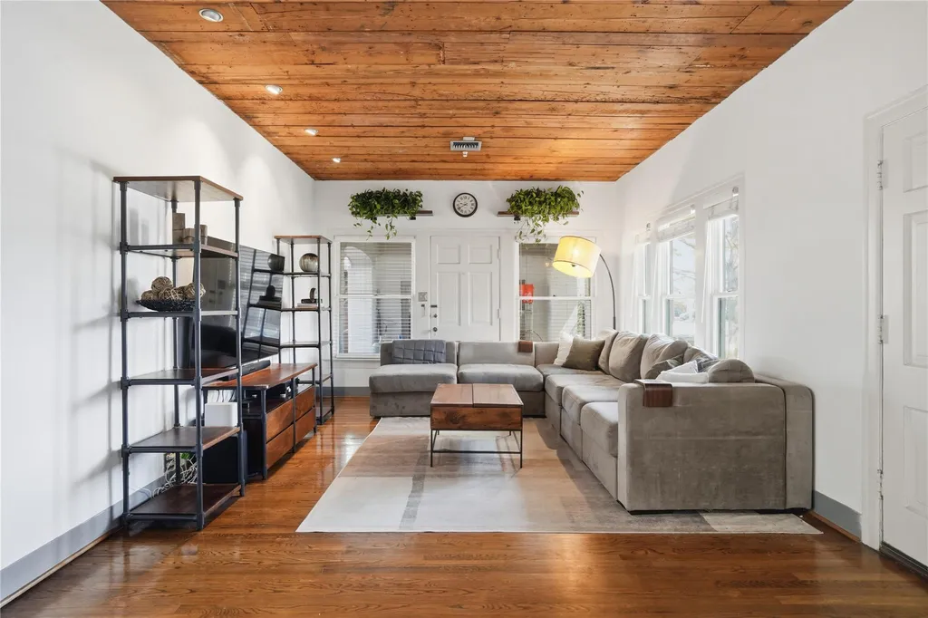 House for Sale in Houston, TX