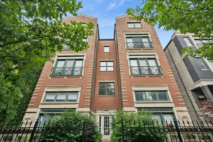 Apartment in Chicago for sale