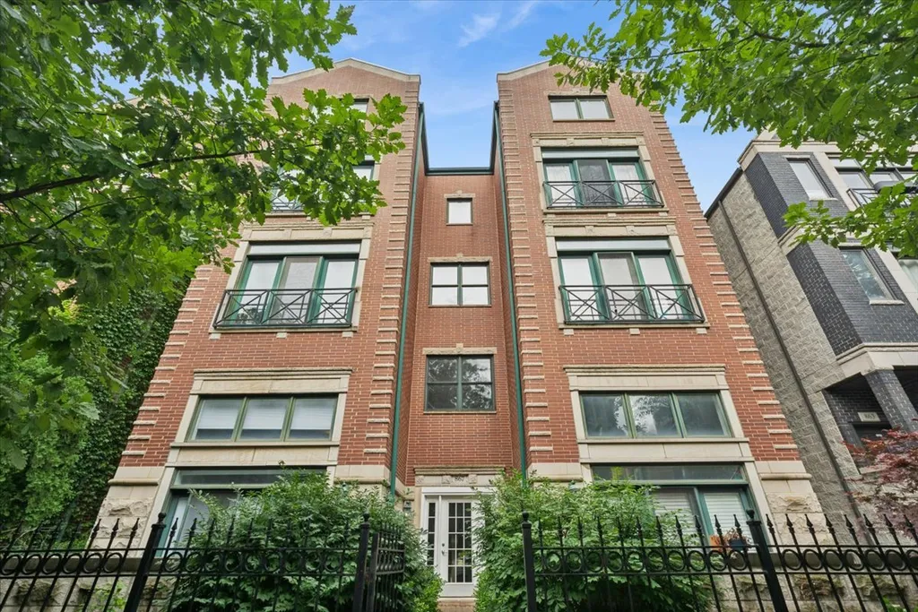 Apartment in Chicago for sale
